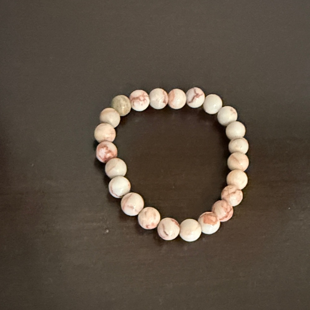 *Elegant tan, cream and brown Beaded Bracelet